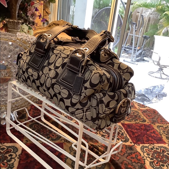 Coach - Picture 2 of 3